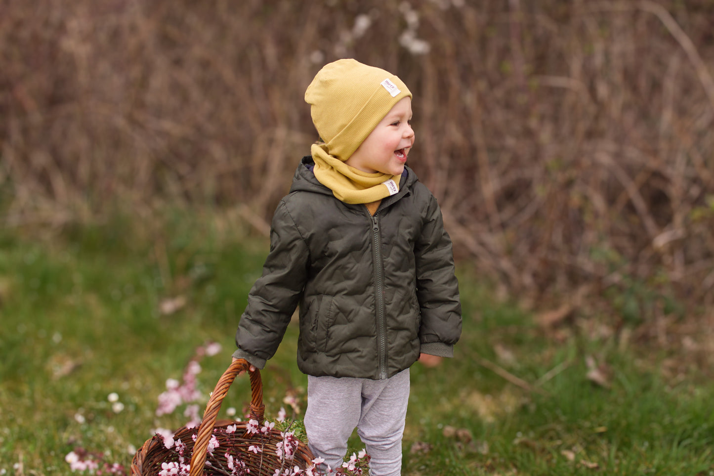 Kinder Beanie in frischem Lemon-Gelb mit Rippstruktur aus OEKO-TEX Baumwolle, flexible Krempe, Größen XS-XL